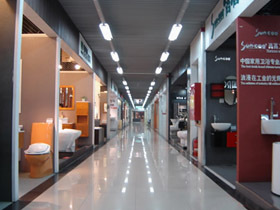 家居市場優(yōu)惠多多 新年迎來冷清人流